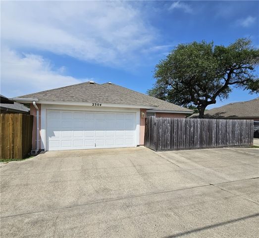 2304 Madrid Dr, Ingleside, TX 78362