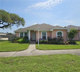 2304 Madrid Dr, Ingleside, TX 78362
