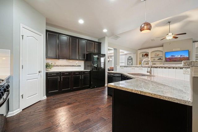 514 Creekshire Circle, Canton, GA 30115