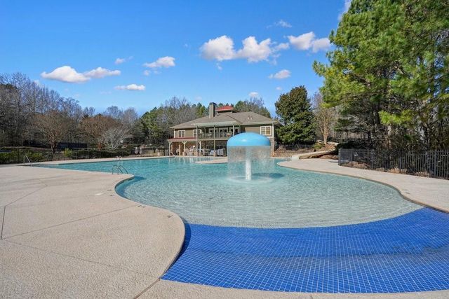 514 Creekshire Circle, Canton, GA 30115