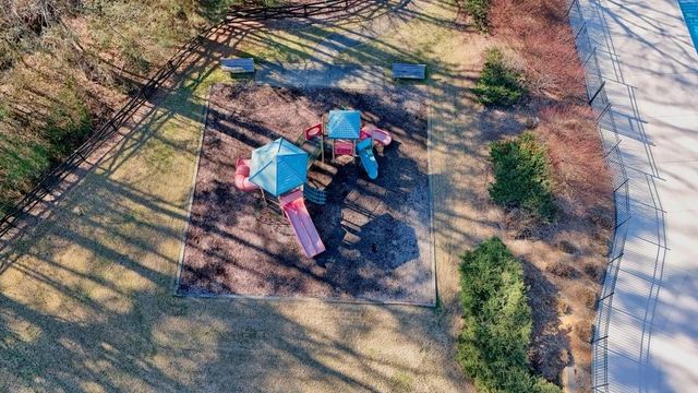 514 Creekshire Circle, Canton, GA 30115