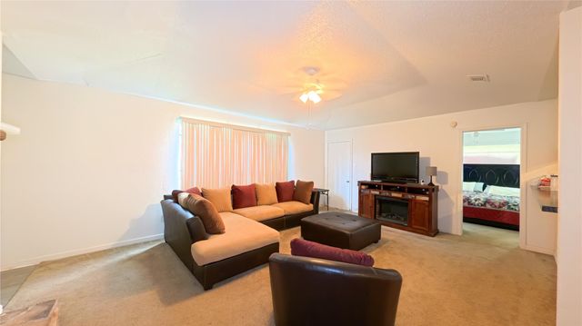 8618 Van Hut Lane, Houston, TX 77044