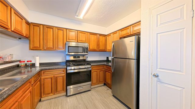 8618 Van Hut Lane, Houston, TX 77044