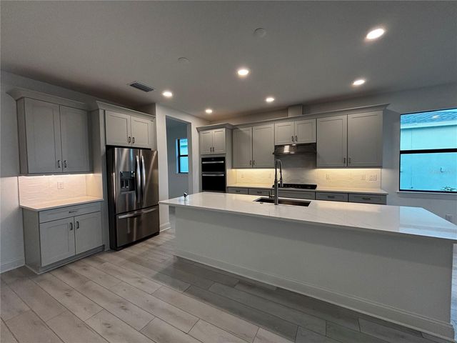 5830 FREESTONE CIRCLE, Apollo Beach, FL 33572