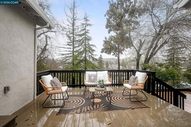 222 Donegal Way, Martinez, CA 94553