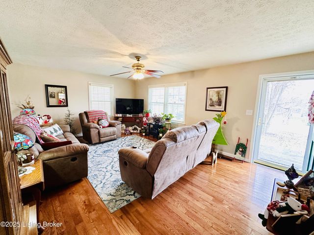 1206 Hickorywood Dr, Leitchfield, KY 42754