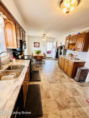 1206 Hickorywood Dr, Leitchfield, KY 42754