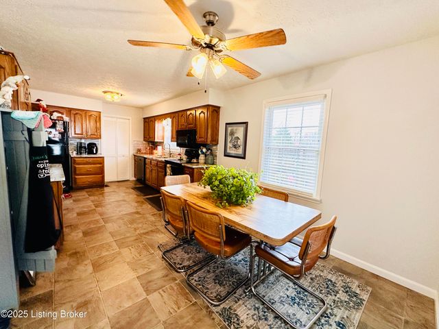 1206 Hickorywood Dr, Leitchfield, KY 42754