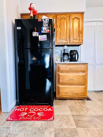 1206 Hickorywood Dr, Leitchfield, KY 42754