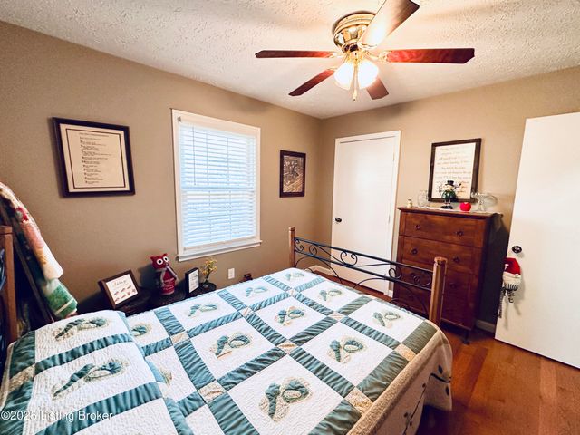 1206 Hickorywood Dr, Leitchfield, KY 42754