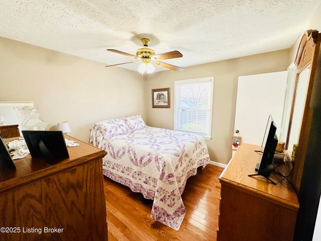 1206 Hickorywood Dr, Leitchfield, KY 42754