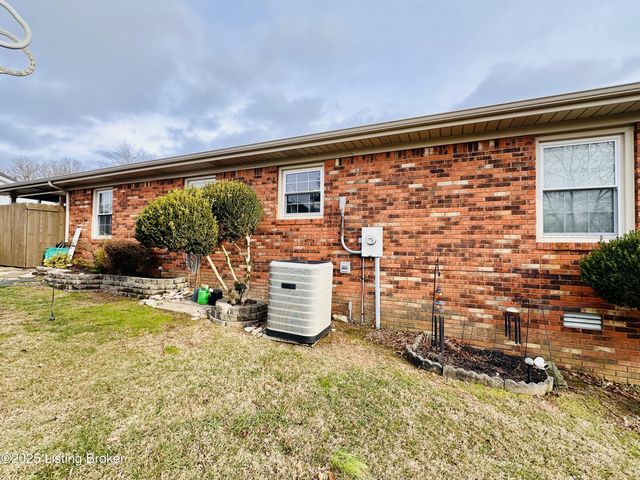 1206 Hickorywood Dr, Leitchfield, KY 42754