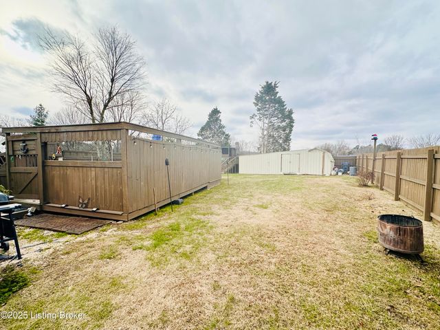 1206 Hickorywood Dr, Leitchfield, KY 42754