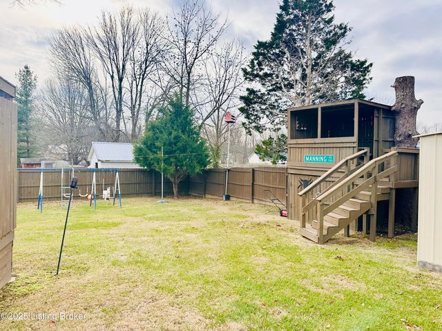 1206 Hickorywood Dr, Leitchfield, KY 42754