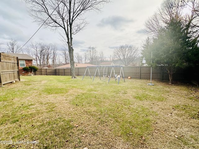 1206 Hickorywood Dr, Leitchfield, KY 42754