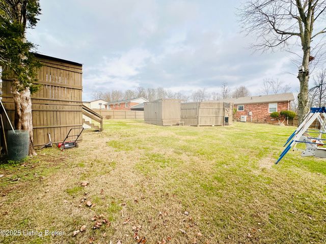 1206 Hickorywood Dr, Leitchfield, KY 42754