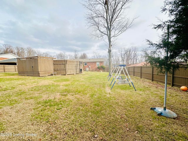 1206 Hickorywood Dr, Leitchfield, KY 42754