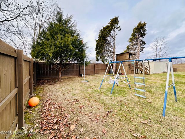 1206 Hickorywood Dr, Leitchfield, KY 42754