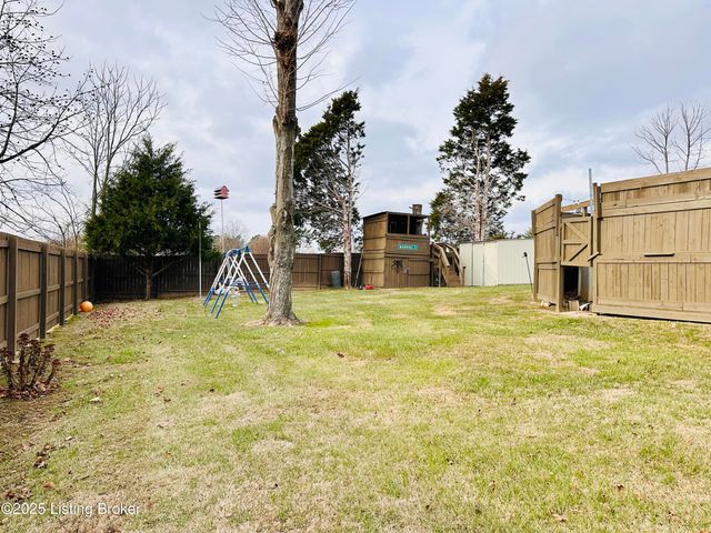 1206 Hickorywood Dr, Leitchfield, KY 42754