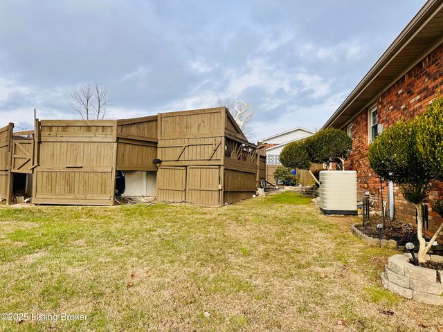 1206 Hickorywood Dr, Leitchfield, KY 42754