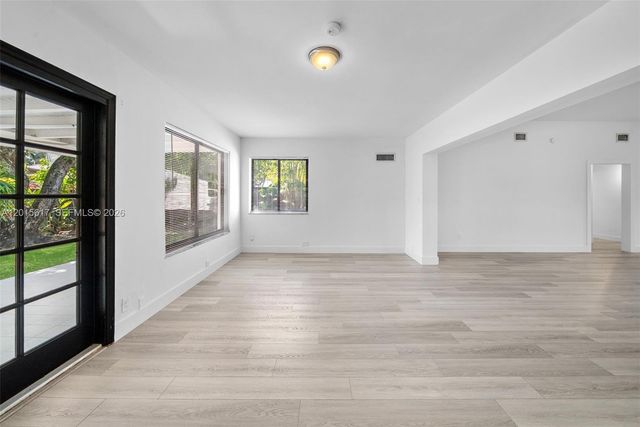 7525 Adventure Ave, North Bay Village, FL 33141