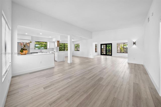 7525 Adventure Ave, North Bay Village, FL 33141