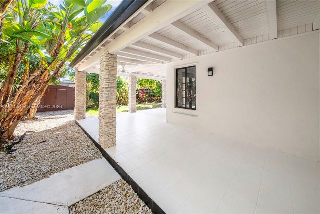 7525 Adventure Ave, North Bay Village, FL 33141