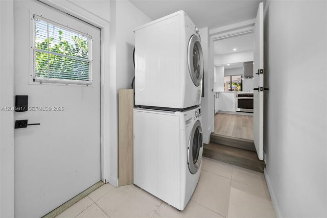 7525 Adventure Ave, North Bay Village, FL 33141