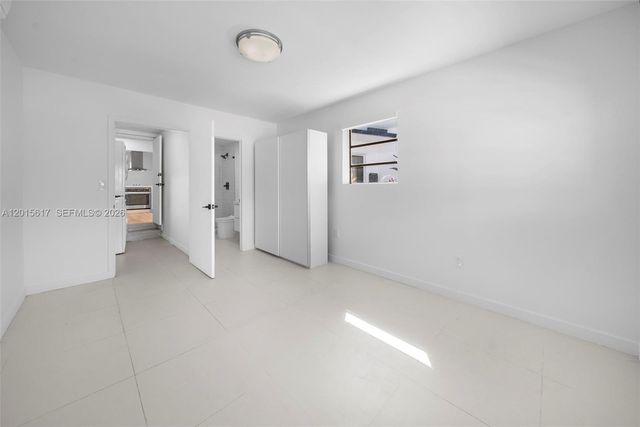 7525 Adventure Ave, North Bay Village, FL 33141