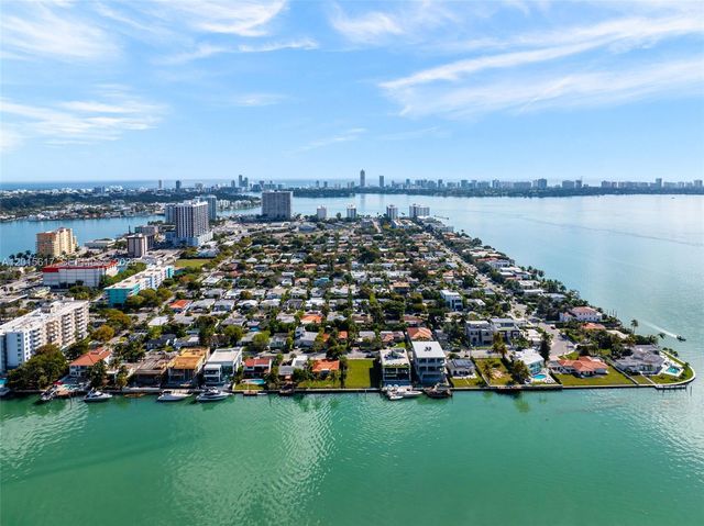 7525 Adventure Ave, North Bay Village, FL 33141