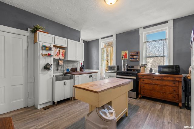 2117 W STARR Street, Peoria, IL 61605