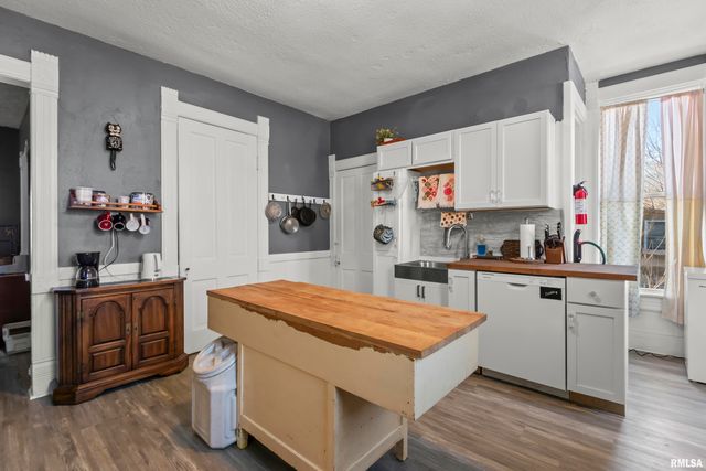 2117 W STARR Street, Peoria, IL 61605