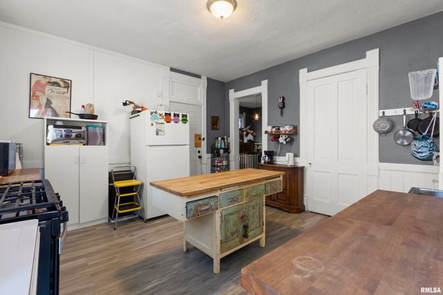 2117 W STARR Street, Peoria, IL 61605