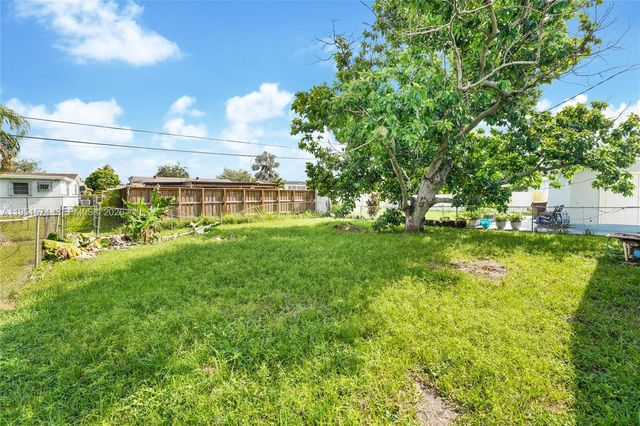 857 W 34th St, Hialeah, FL 33012