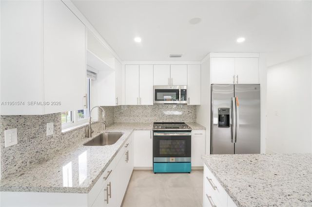 857 W 34th St, Hialeah, FL 33012