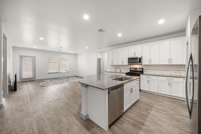 7018 Whispering Leaf Street, Rosenberg, TX 77469