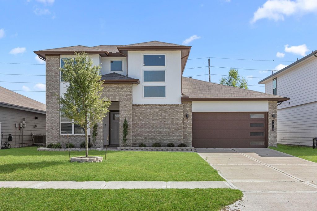 7018 Whispering Leaf Street, Rosenberg, TX 77469