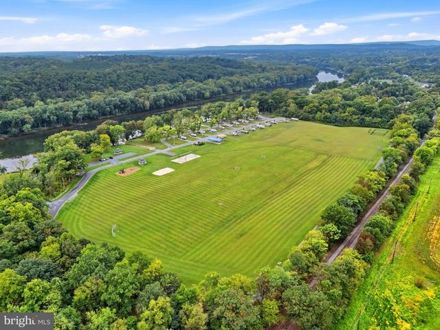 203 RAPPAHANNOCK RUN, Falling Waters, WV 25419