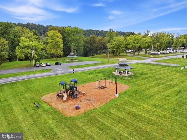 203 RAPPAHANNOCK RUN, Falling Waters, WV 25419
