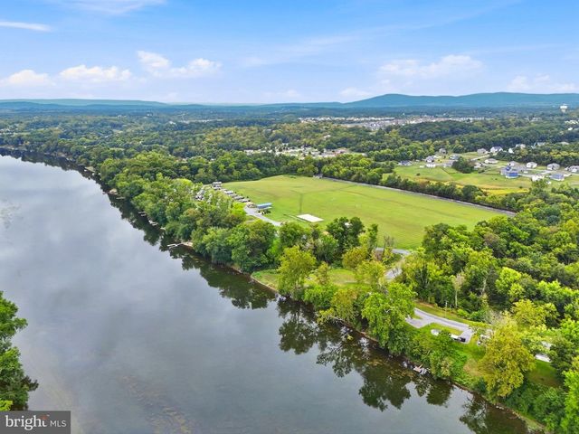 203 RAPPAHANNOCK RUN, Falling Waters, WV 25419