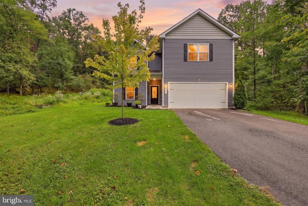 203 RAPPAHANNOCK RUN, Falling Waters, WV 25419