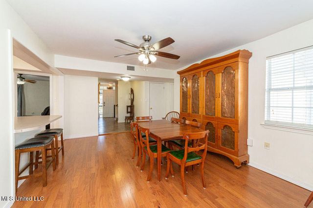 114 Menge Avenue, Pass Christian, MS 39571