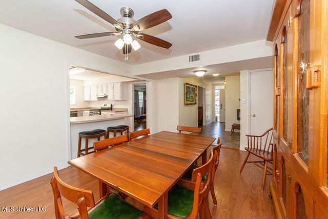 114 Menge Avenue, Pass Christian, MS 39571