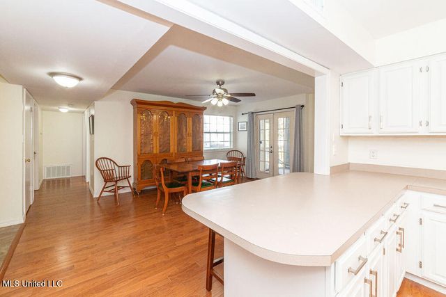 114 Menge Avenue, Pass Christian, MS 39571