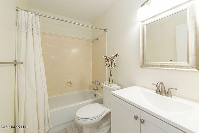 114 Menge Avenue, Pass Christian, MS 39571