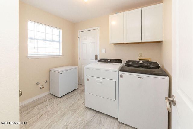 114 Menge Avenue, Pass Christian, MS 39571