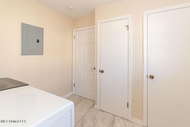 114 Menge Avenue, Pass Christian, MS 39571