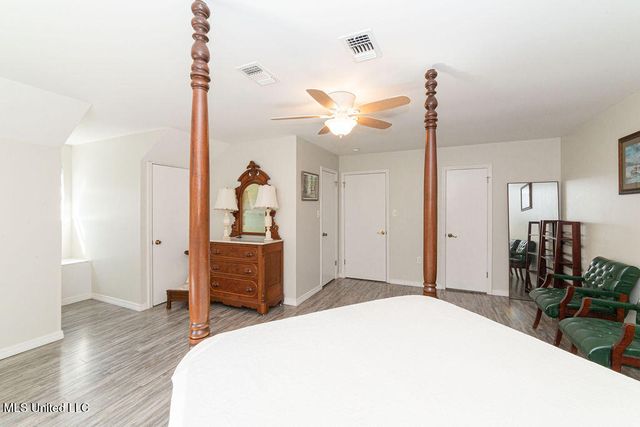 114 Menge Avenue, Pass Christian, MS 39571