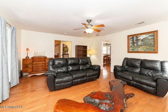 114 Menge Avenue, Pass Christian, MS 39571