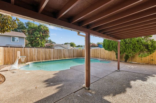 3437 Castle Rock Lane, Garland, TX 75044